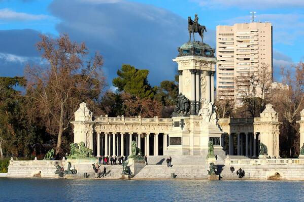 CorazonMadrid_'s tweet photo. ¿Por qué se dice "De Madrid al Cielo"? Te lo contamos en nuestro blog!! http://t.co/Xd0KqcvO79 http://t.co/1aiNOY0OVh