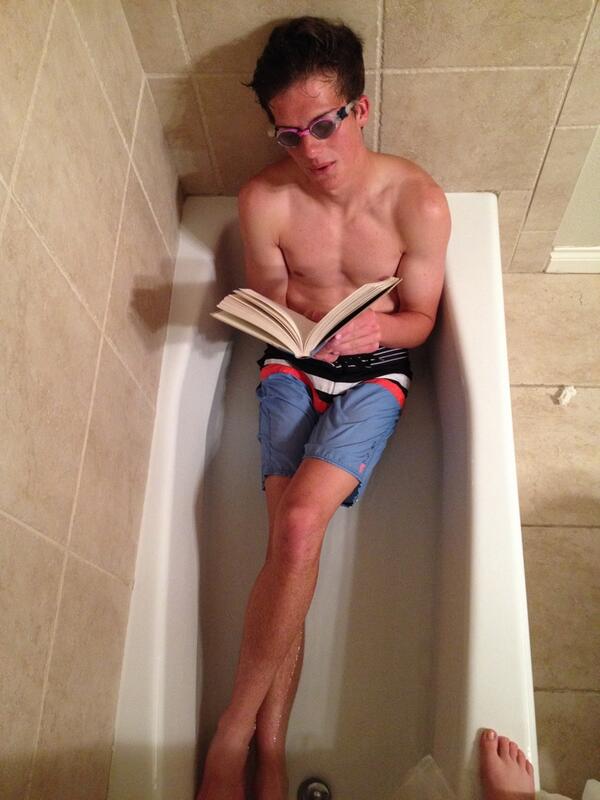 gabzTHEflabz's tweet photo. When he sends you cute pictures :) :) :) http://t.co/JdobSDCWuz