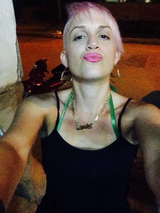 Besito de buenas noches para todas las que dicen q soy #loca con mucho #style  ohh yeahh http://t.co<a href="/tag/style"class="tags"><span>#style</span></a><a href="/tag/loca"class="tags"><span>#loca</span></a>