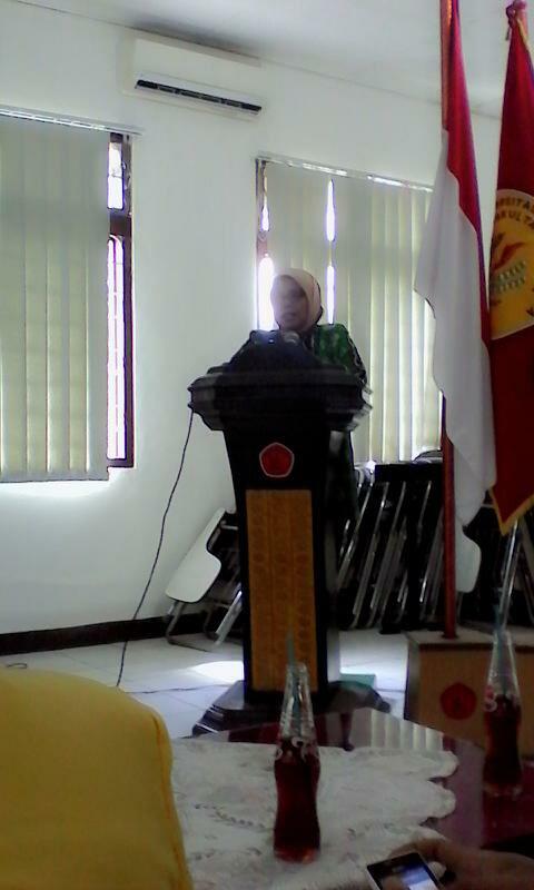 Sambutan dari Dekan Fakultas Hukum Dr. Hj Henny Nuraeny, SH., MH, sekaligus membuka acara Dekan FH Cup III