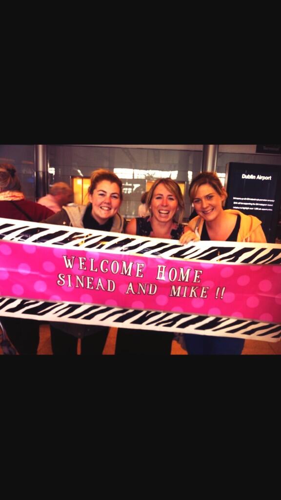 katieslatts's tweet photo. Home Just in time for champo 😊👊🏆@KatieMac84  @StrictlySyls http://t.co/FkwWC95ad2