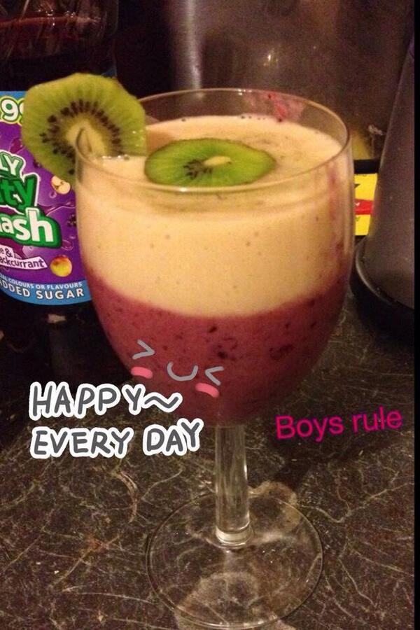 WrightonAlison's tweet photo. What you can do with your juice plus shakes they don't have to be boring !! http://t.co/uAbw4BMgB8
