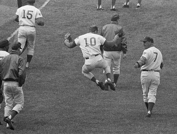 RonSantoCubs10's tweet photo. miss being able to heel click with my teammates! #MissMyCubbies http://t.co/PsWb0eIZHy
