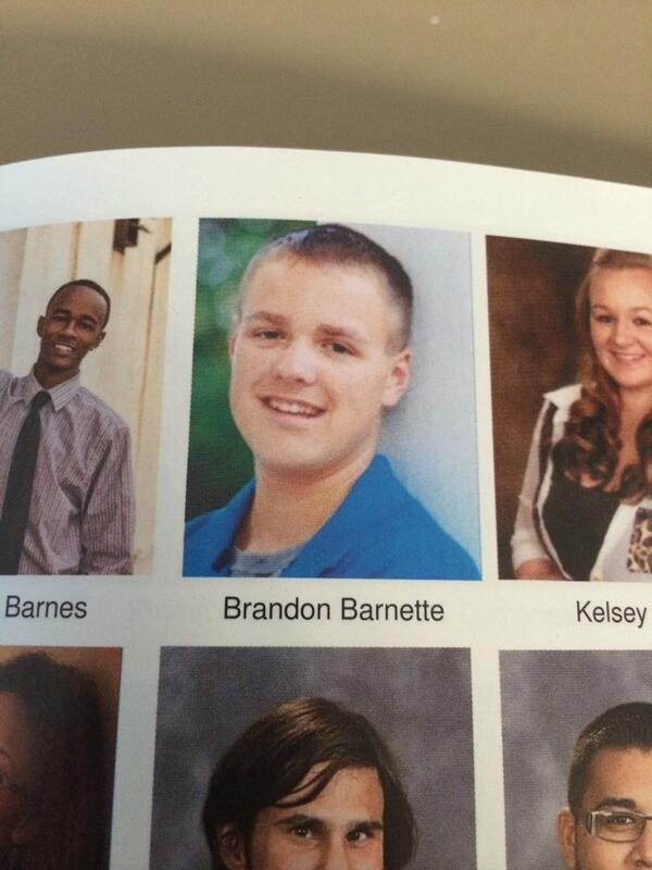 dillpicklecox's tweet image. Brandon Barnette. #classof2014 #senior #inhighschool 😂😂😂😂
