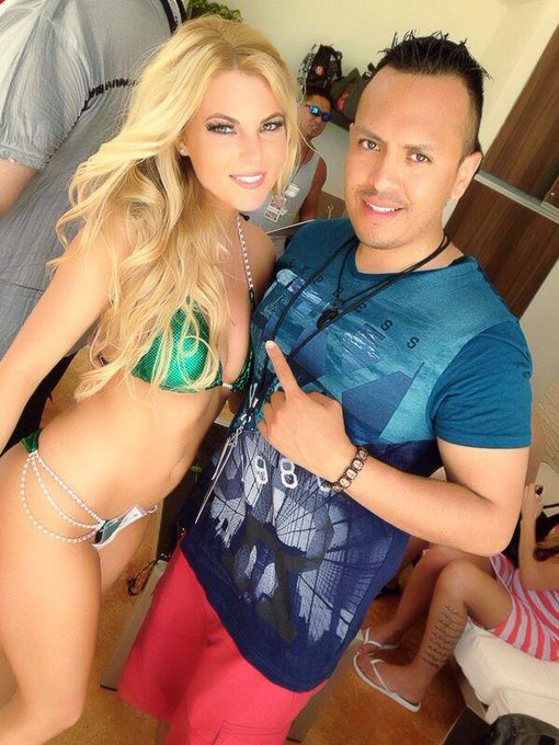 Met this awesome guy @laurichanderson at the @BikiniModelSrch @PlayboyMX #TuesdayTease #nofilter #ibms