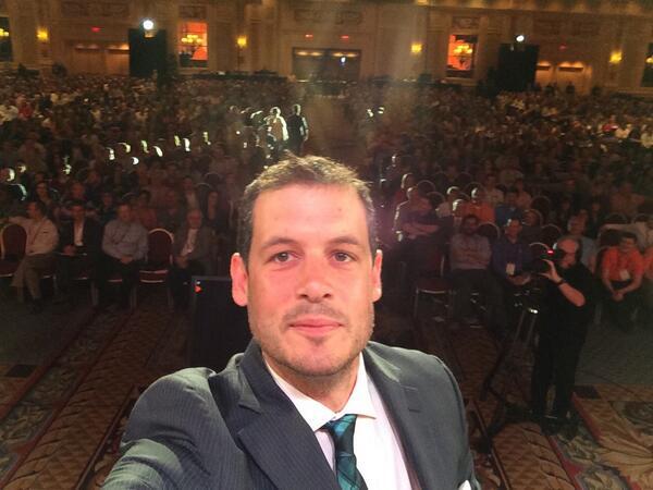 <a href="/4dayjosh/">Josh Roberts</a> Starting things up w/ 4,400 peeps here for <a href="/Fiserv/">Fiserv</a> It all starts "Now!"  #fiservforum #4dayshow