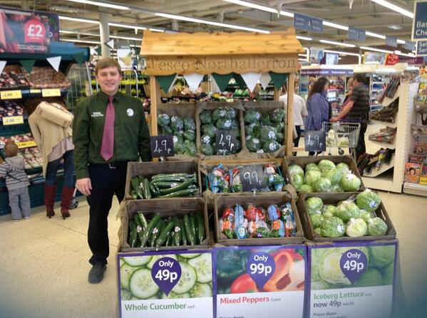 What a lovely welcome...our market stall in the market town of Northallerton #@shirl200 #@119greengrocers #inthenorth