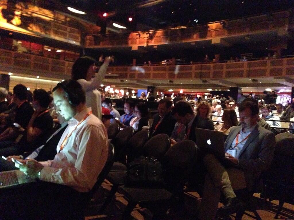 phoenix_medien: The keynote of @royrubin05 is just going to start. Hall is full with people #MagentoImagine http://t.co/YlsZzpdoTS