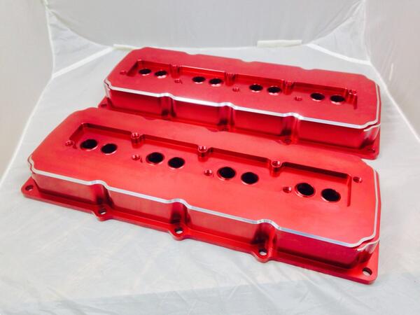 BilletTechTeam's tweet photo. Lots of winning in the redesign of the #BilletTech #Hemi valve covers. Loving the red 😎 http://t.co/UUoJaE9g93