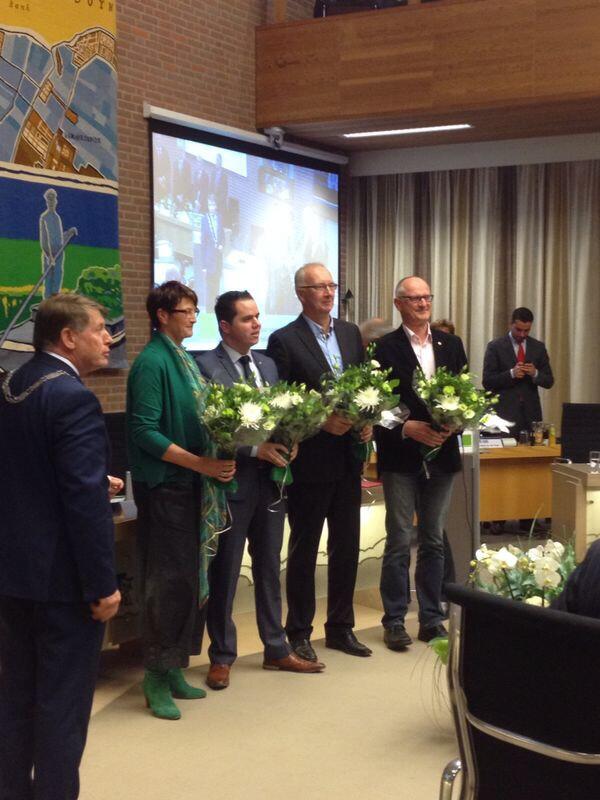 CDA'ers <a href="/DennisChafia/">Dennis Chafiâ</a> en <a href="/Conny_Huisman/">Conny Huisman</a> zijn beëdigd als raadslid. De fractie is compleet! #wldebat