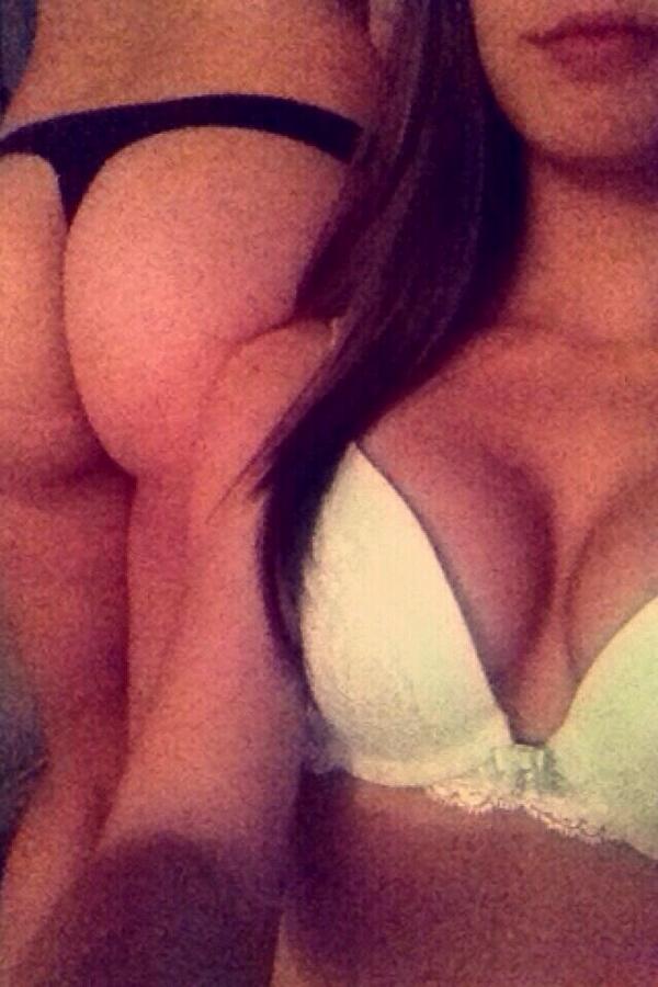 TipsAss's tweet photo. #SluttyBrits http://t.co/KPJyrHLWnc
