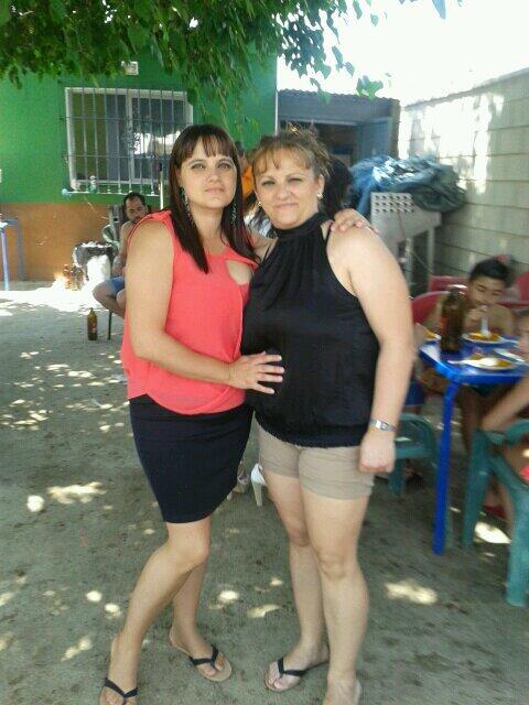latiachula81's tweet photo. Yo y mi hermana http://t.co/dovg6zFsfW