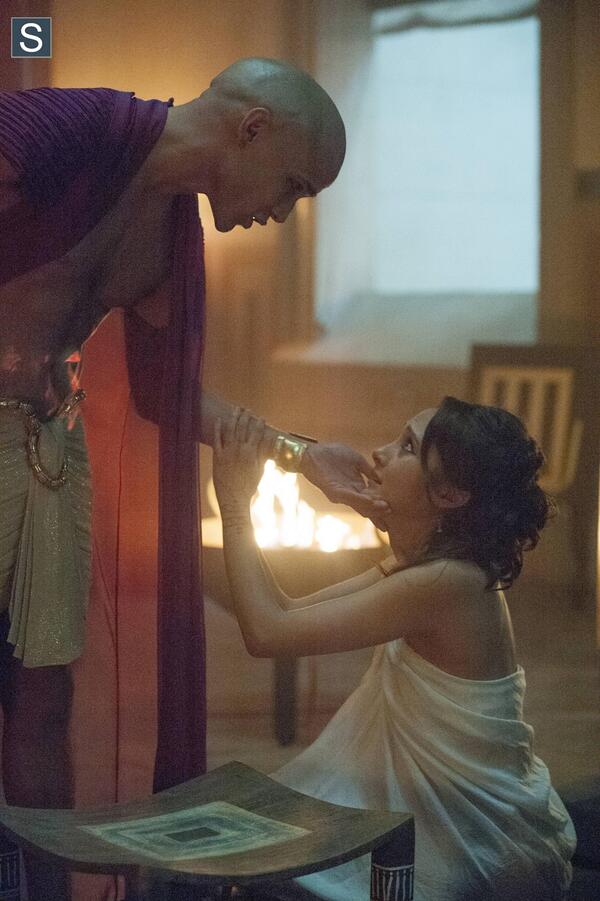 HieroglyphFans's tweet photo. HIEROGLYPH | Promotional Photo S1 Episode 1.01 - Pilot | Copyright by FOX BROADCASTING http://t.co/eWhv9fHySz