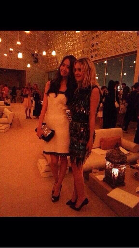 RazanSone's tweet image. Yoona in dubai OMG i'm dead