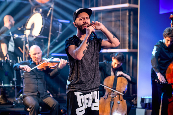 canalplus's tweet photo. L'incroyable Live en 4D de @Woodkid au @GrdJournal, une première mondiale à (re)voir > http://t.co/wCDBGOeZnL #LGJ http://t.co/cHHqFikYvU