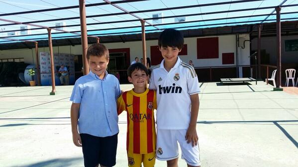 Gran día con sus primos de comunion