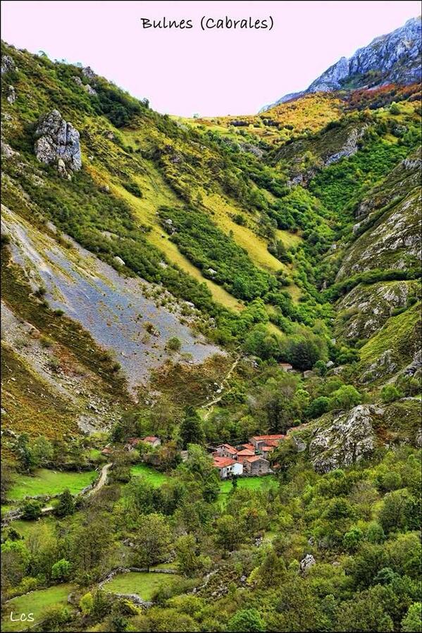 Hay lugares que levantan pasiones y éste es 1 de ellos "<a href="/casaloscampos/">Los Campos</a>: Un poco de #ParaísoNatural #Cabrales "