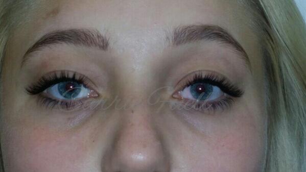NBGLondon's tweet photo. @NouveauLashes 1:1 lash extensions in c and b curl 0.15 and 0.10 thickness http://t.co/0c6NliDhJe