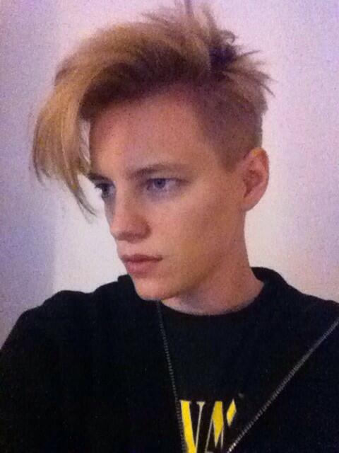 Linderfan's tweet photo. Erika's new look 👏 http://t.co/uO0ssKUlW9
