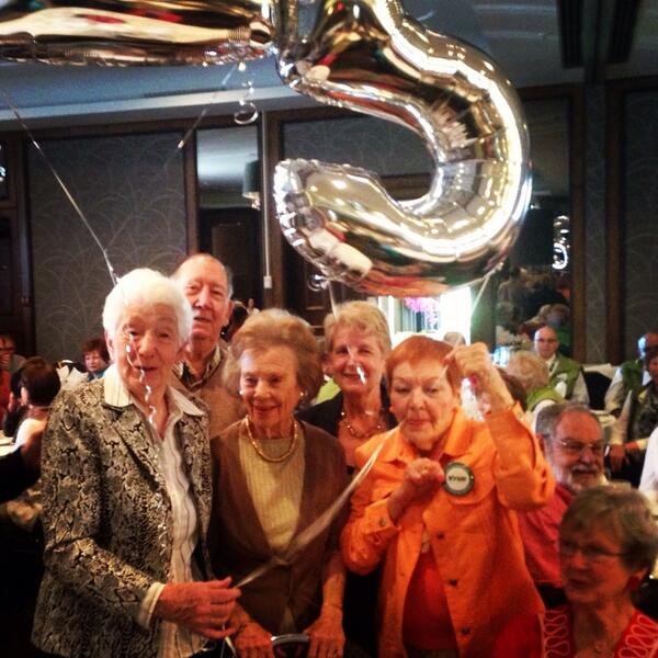 yvrairport's tweet image. Original Green Coat volunteers who have been at YVR since 1989! Thanks for 25 years of service! #50ShadesOfGreen