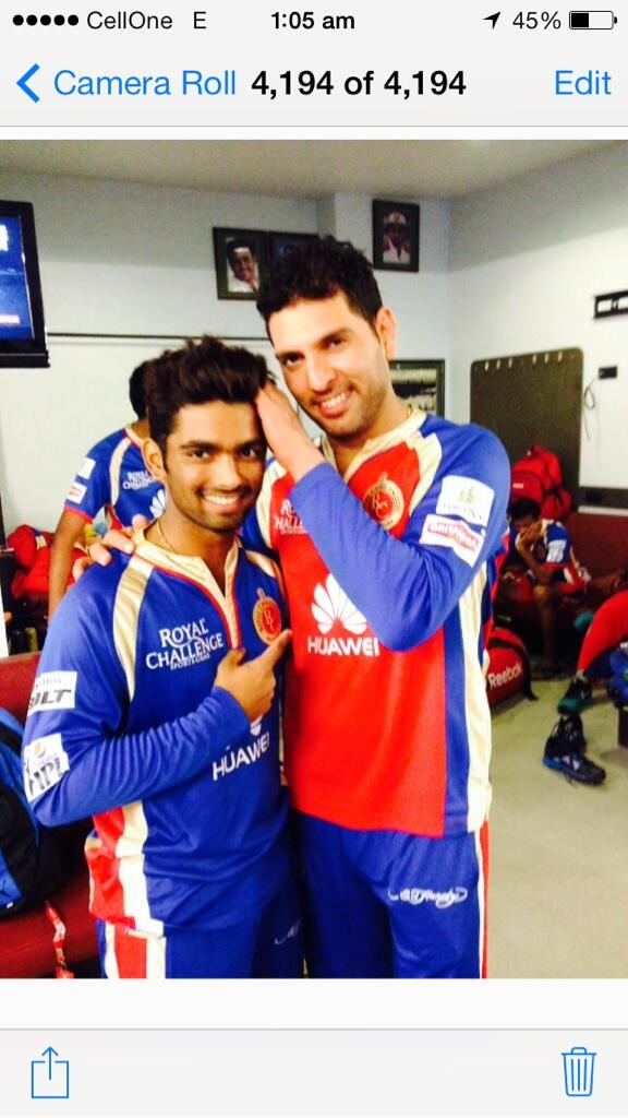 vhzol's tweet photo. #yuvipa #sixes #massive #singhisking #matchwinner #comeback #lovesmyhair :p #awesomefun http://t.co/P3PjYIgDWz