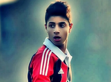 FootballFunnys's tweet photo. AC Milan have included 15-years old Italian forward Hachim Mastour in their senior squad for the next season. http://t.co/RzM7j0J3rp