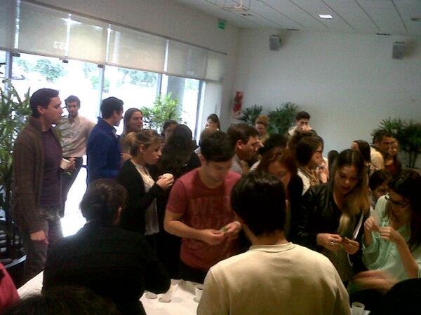 SecIndustria's tweet photo. En el corte para el café. http://t.co/N9rfij3TPr