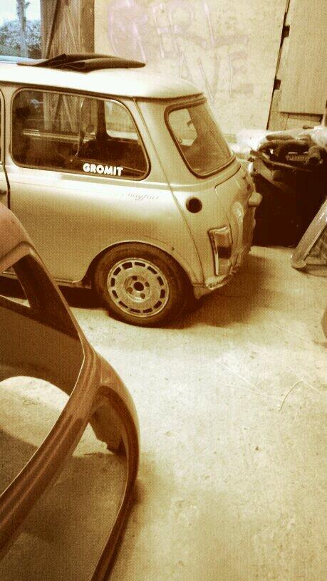 MiniStance's tweet image. This close to getting rid of it so sick to death of looking at it #mini #lowlife #mancave #retrostance