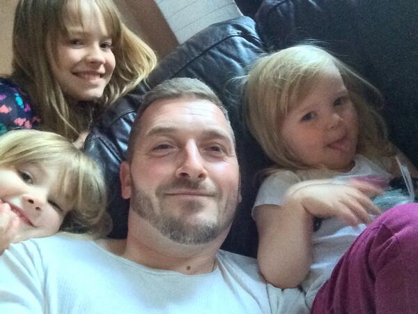 DAS_Scott's tweet image. Selfie bomb with my girls#hormoneswillrunrife