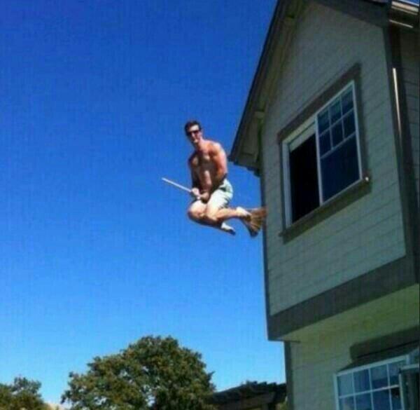 DatWriterBen's tweet image. When bae home alone.