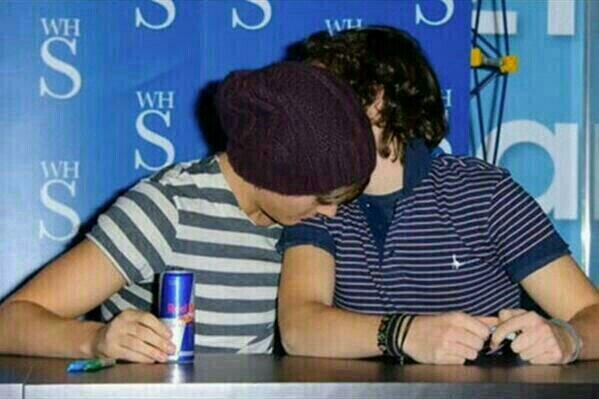 Hehe ♥ harry wut did you say?
