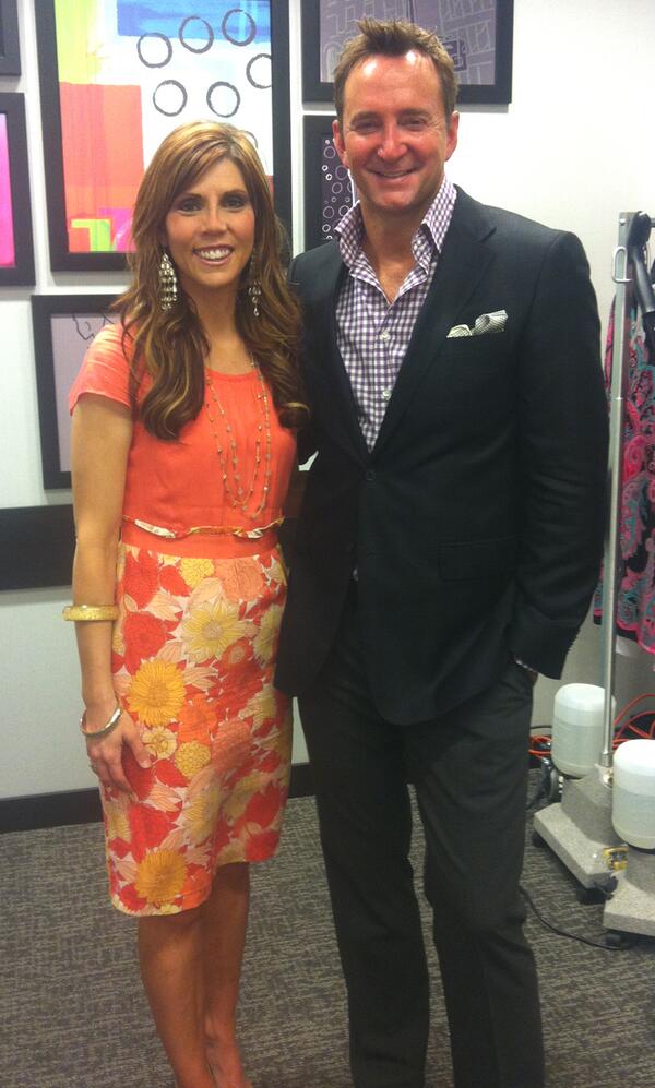 chicshoestring's tweet photo. Headed to CA to style another fashion show w/ @clinton_kelly #WhatNotToWear for @Macys watch-- http://t.co/9GzTIOjyR3 http://t.co/rqliJu0ZMq