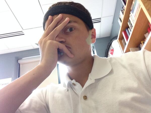 DanFTF_'s tweet image. “@CaIifas: quote this with a selfie? 😊”