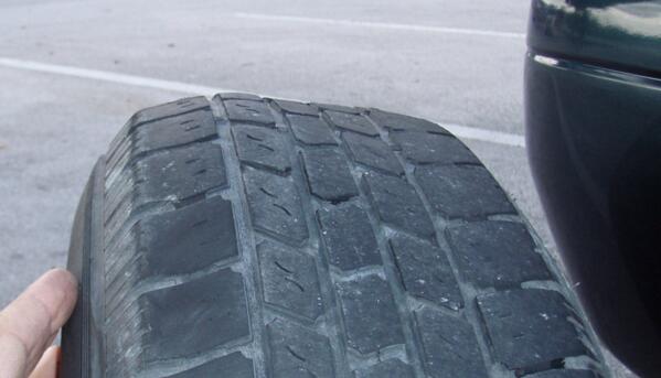 llantix1's tweet image. Este daño en la llanta es por separacion de cinturones debido a mala reparacion.La garantia se invalida