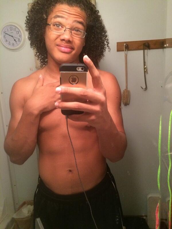 AllProAthlete42's tweet image. "@CaIifas: quote this with a selfie? 😊"