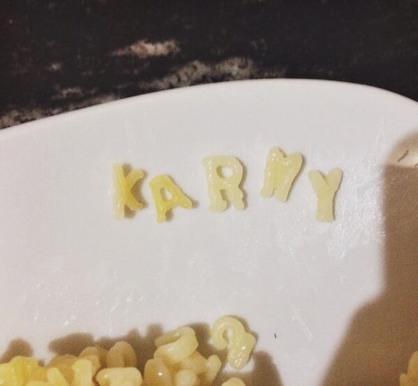 damnseasons's tweet image. @thekatiestevens @therealritavolk look at my dinner!! Love it. #TeamKarmy #FakingIt
