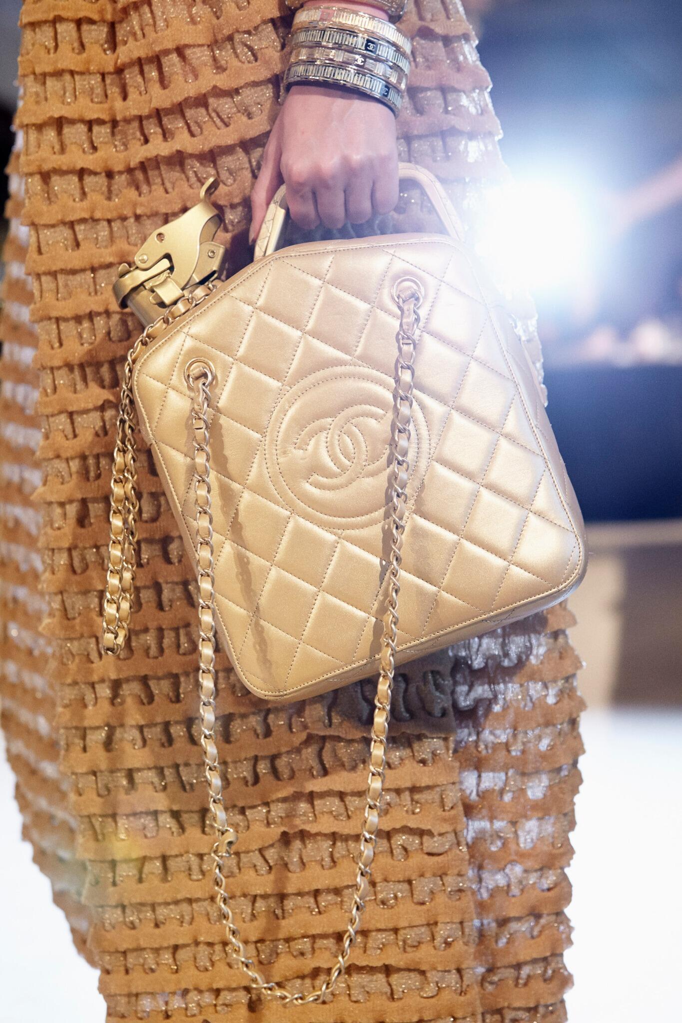 CHANEL on X: Handbag from the Cruise 2014/15 collection.  #chanelcruisedubai  / X