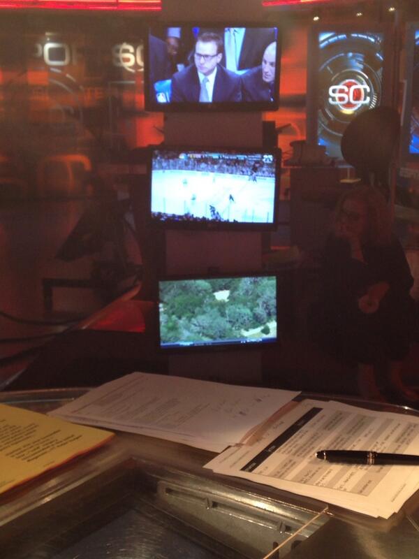 TinaBlueAngel's tweet image. RT &quot;@Buccigross: Watching playoff hockey while anchoring a sports highlight show. #completeplayer http://t.co/OOFGnW2TlQ&quot; #NHL15Oshie