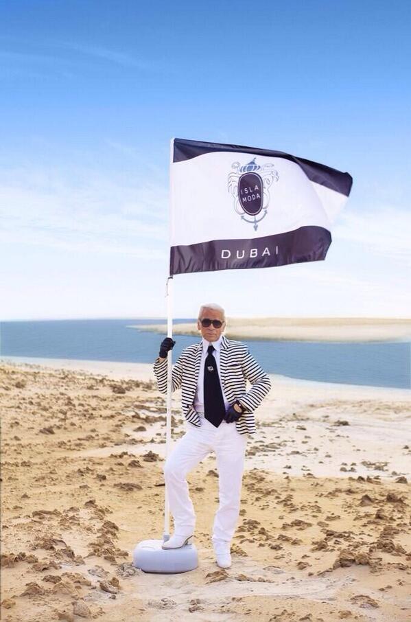 TAHJonline's tweet photo. @CHANEL always does it right #chanelcruisedubai love the patterns, makeup, &amp; Karl http://t.co/k3vIpiP9YU