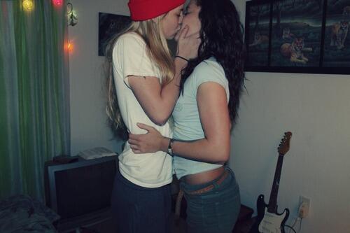 thingslesbian's tweet photo. but distance http://t.co/FUQYmyzqhJ