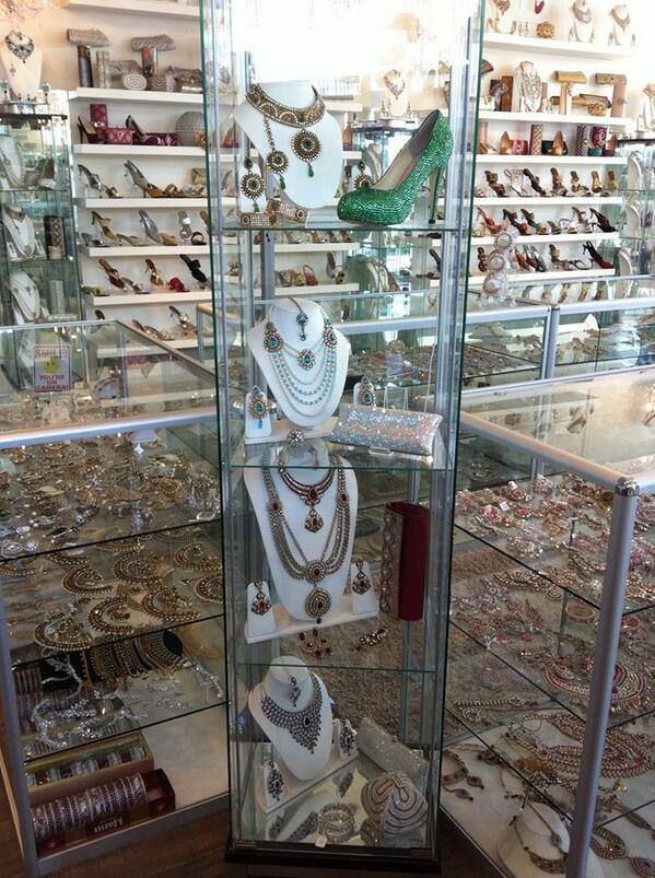 heelobsession_'s tweet photo. In this showcase we have displayed four beautiful jewelry and accesories together. We have plenty of colours!! http://t.co/xXaoME1u85
