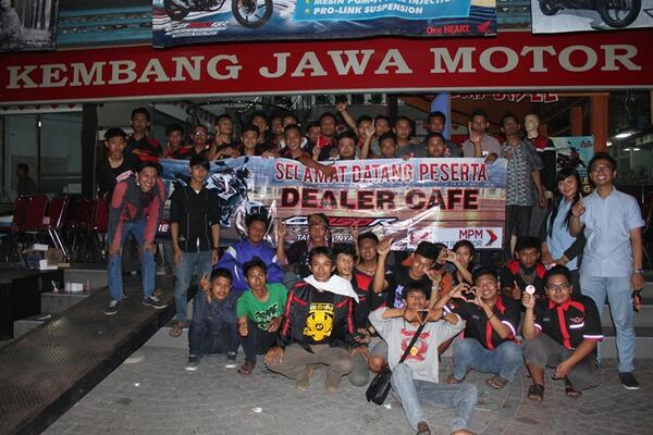 Cafe Dealer bersama <a href="/VACKEDIRI/">Vario Club KEDIRI </a> @ DealerKEMBANGJAWAMOTOR, Kediri 2 Mei 2014 with @HONDA_JATIM @hondacomm <a href="/welovehonda/">welovehonda</a>