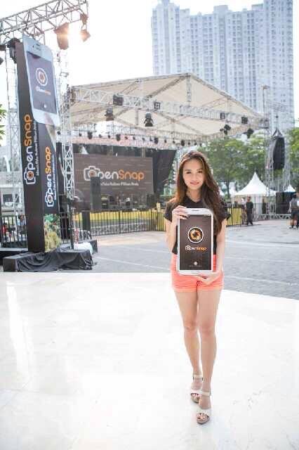 openrice_id's tweet image. Kalau yg ini SPG #OpenSnap yg siap membantu download saat Launch Party 10 Mei 2014. Cute &amp;amp; pretty!