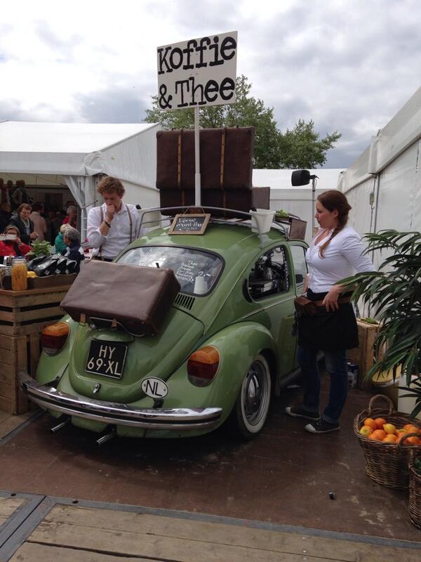 Woodprints's tweet photo. Zonnetje en héérlijke koffie van de buren  @Smaakbus op de #LibelleZomerweek http://t.co/9WDl2bWehG