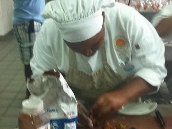 minoritychefs's tweet photo. Focused! http://t.co/FK8KuwdaqQ