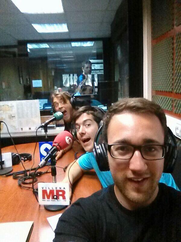 AdelumVillena's tweet photo. En el aire ! @MQRVILLENA http://t.co/vozPam1tz3