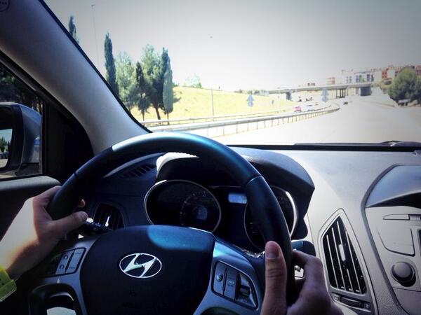 MadridCarExp's tweet image. Ya estamos probando el #Hyundai #i10!! #TestDrivers presente en el #SalónAutomóvilMadrid :)