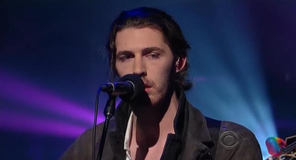 breakingnewsie's tweet photo. VIDEO: Watch Irish singer Hozier make his US TV debut on the Letterman show last night http://t.co/EUEhQPtNcP http://t.co/3Dj13E8cHr
