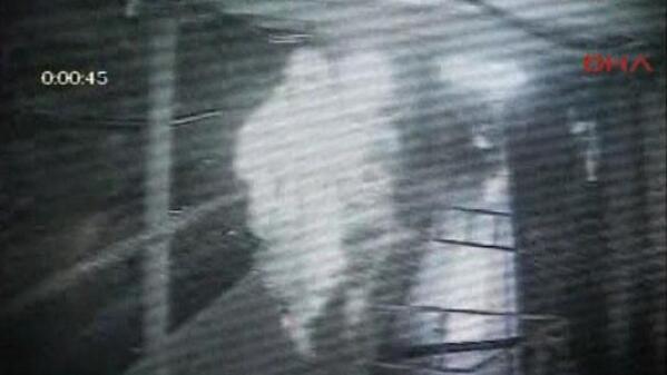 Maden ocağının güvenlik kamerası o anları kaydetti (video) cnnturk.com/video/turkiye/…