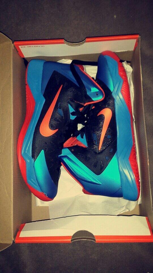 Jorda_NBA's tweet image. Voilà mes nouvelles chaussures pour le basket. #HyperQuickness #Basket